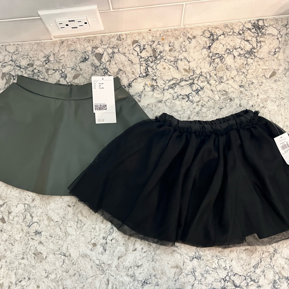 Toddler girls-2 skirts with tags H&M and Old Navy